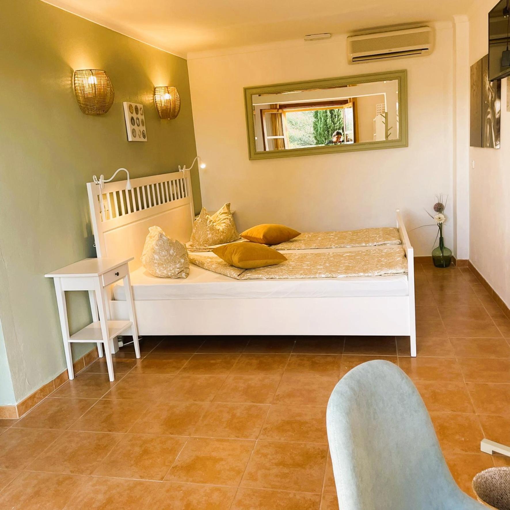 Agroturismo S Hort De Can Carrio Ag226 Ses Salines  Exterior photo